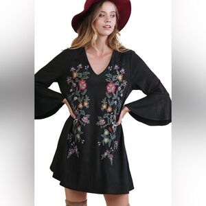 Umgee floral embroidered bell sleeve faux suede dress NWT Size L Black boho